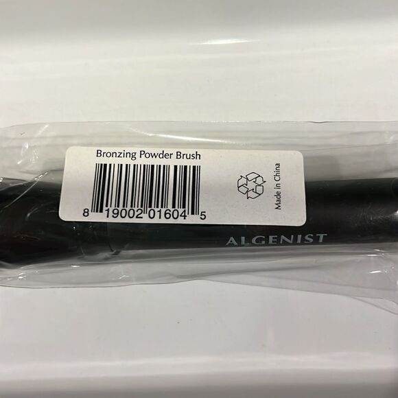 ALGENIST Bronzing Powder Brush Full size brand new in packaging - Picture 3 of 4